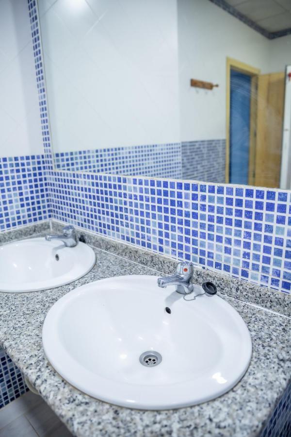 Albergue Rojo Plata Torremegía Buitenkant foto