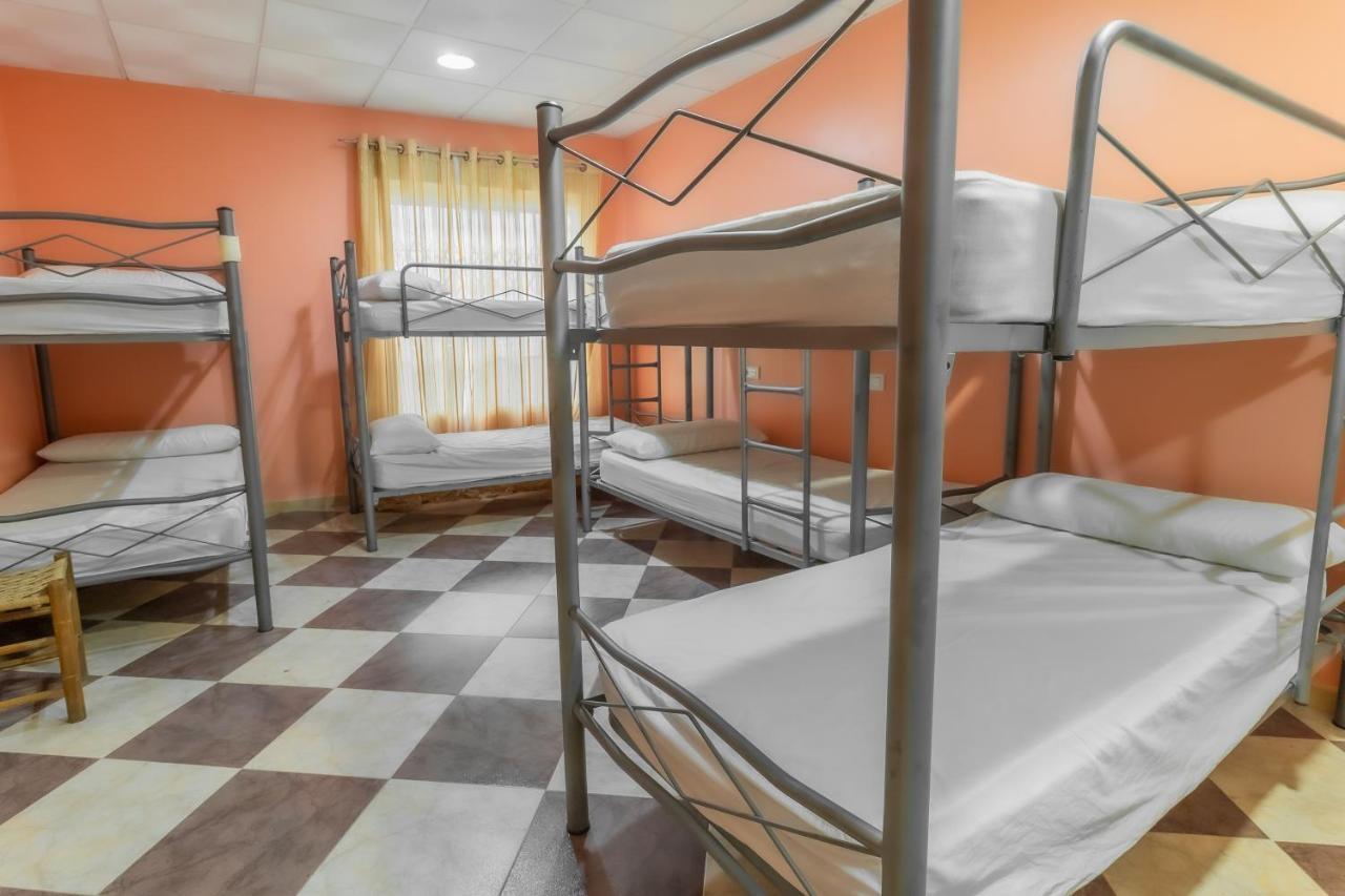 Albergue Rojo Plata Torremegía Buitenkant foto