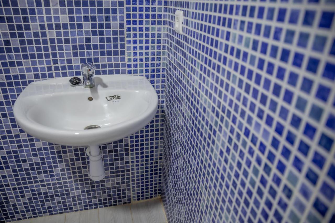 Albergue Rojo Plata Torremegía Buitenkant foto