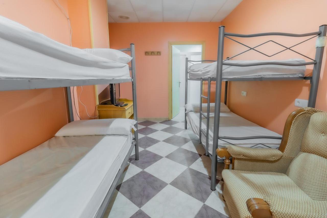 Albergue Rojo Plata Torremegía Buitenkant foto