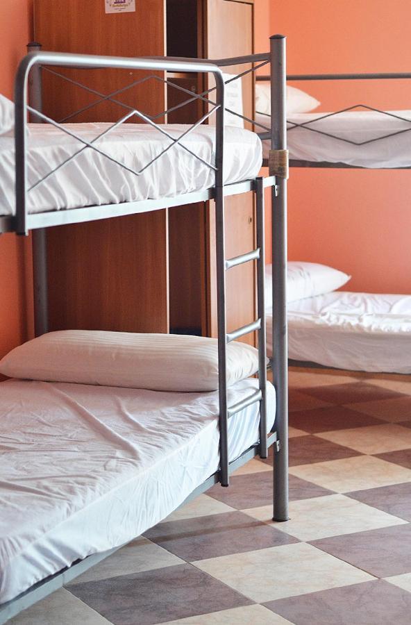 Albergue Rojo Plata Torremegía Buitenkant foto